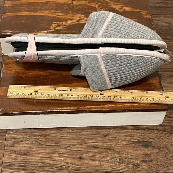 NWT Victoria’s Secret Ribbed Knit Closed Toe Slippers Gray and Pink Size Small - Picture 5 of 5